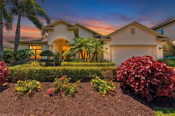 10220 BLOSSOM TRL, Seminole, FL 33772