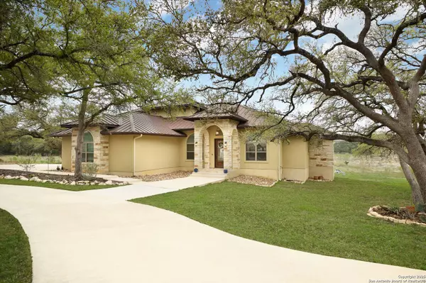 5664 Dry Comal Dr, New Braunfels, TX 78132