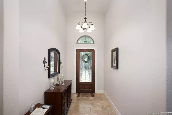 5664 Dry Comal Dr, New Braunfels, TX 78132