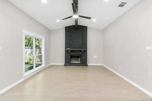 9247 Braswell St, San Antonio, TX 78254