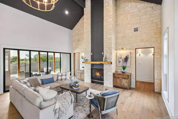 343 Janice, Castroville, TX 78009