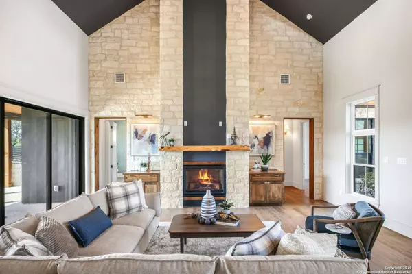 343 Janice, Castroville, TX 78009