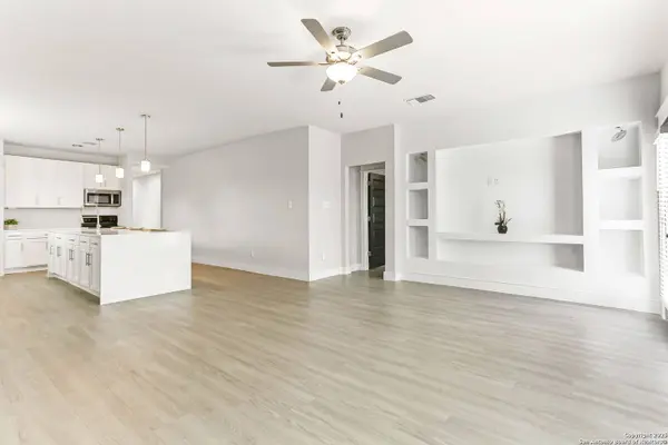 13012 Heathers Sun, St Hedwig, TX 78152
