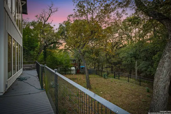20053 Scenic Loop Rd, Helotes, TX 78023