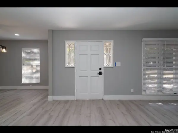 8619 Oak Ledge, San Antonio, TX 78217