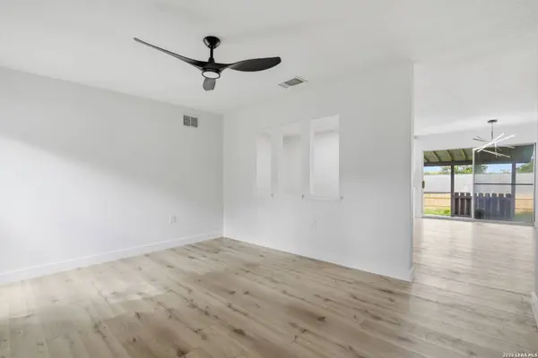 12819 Tarrytown St, San Antonio, TX 78233