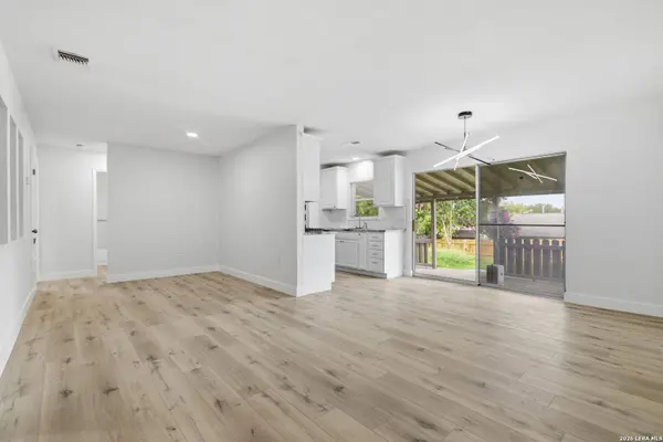 12819 Tarrytown St, San Antonio, TX 78233