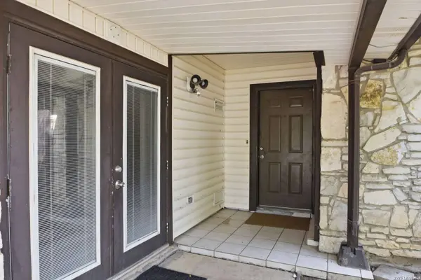 5918 Patrick Henry St, San Antonio, TX 78233
