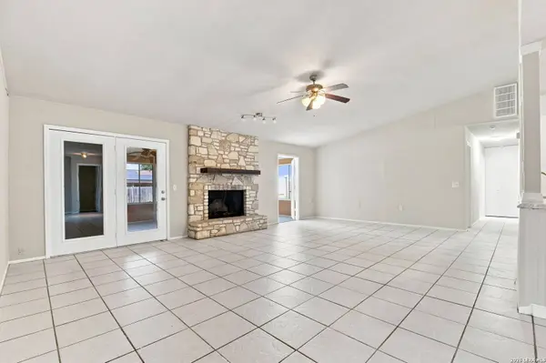 5918 Patrick Henry St, San Antonio, TX 78233