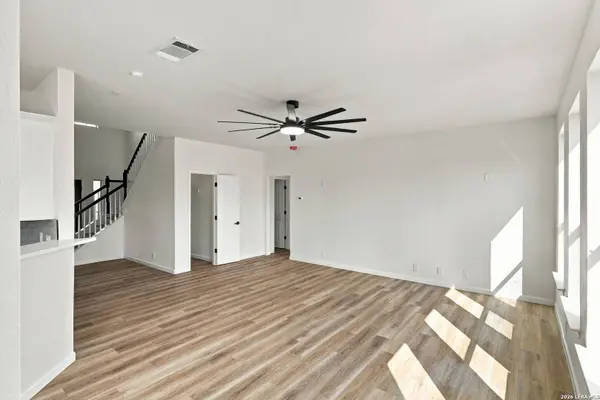 2502 Concan St, San Antonio, TX 78251
