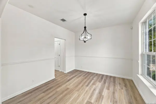 2502 Concan St, San Antonio, TX 78251