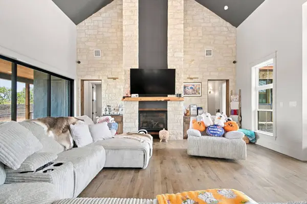 343 Janice Ave, Castroville, TX 78009