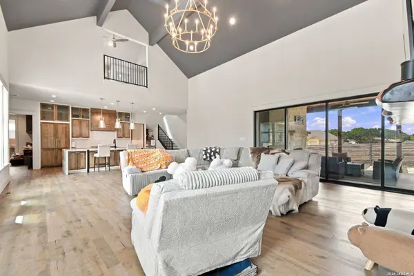 343 Janice Ave, Castroville, TX 78009