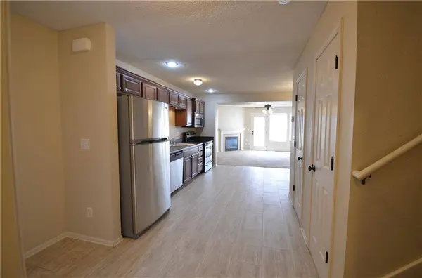 9584 N Main ST, Kansas City, MO 64155