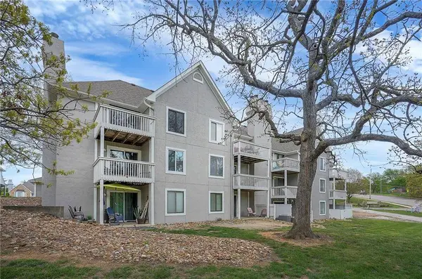 5860 Park    Unit #12 ST, Shawnee, KS 66216