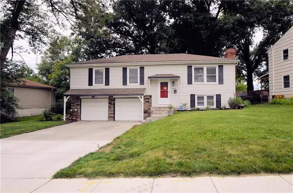 9214 Mastin ST, Overland Park, KS 66212