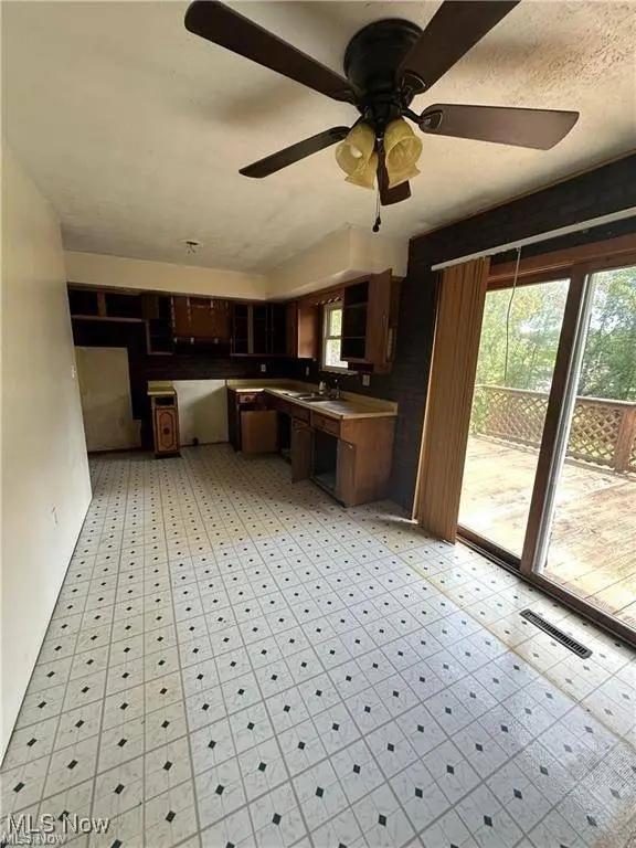 134 Hanover Ln, New Cumberland, WV 26047