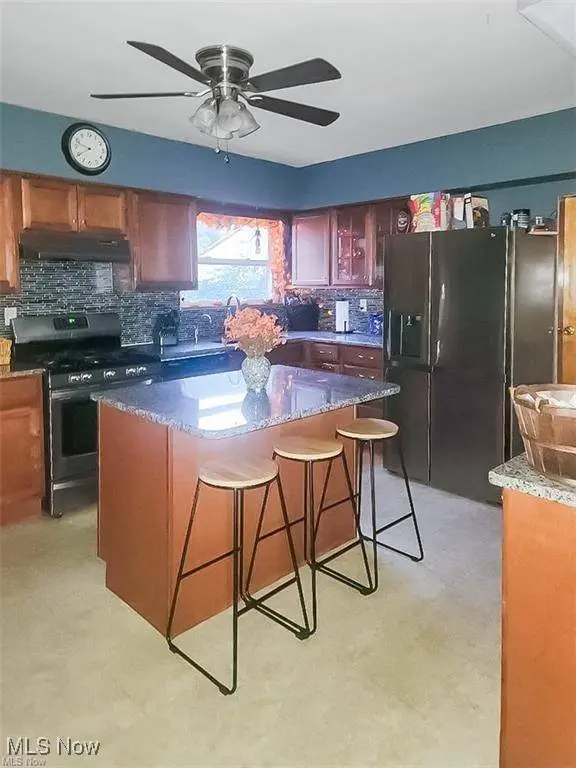 910 Ridge AVE, New Cumberland, WV 26047