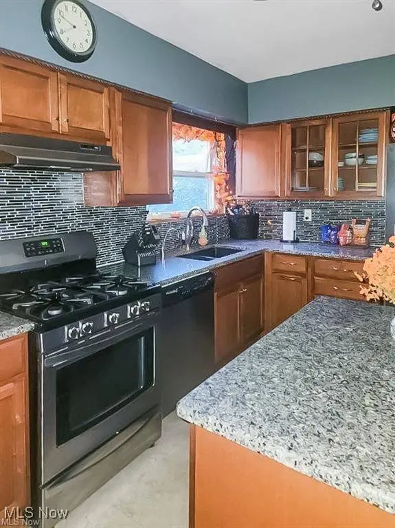 910 Ridge AVE, New Cumberland, WV 26047