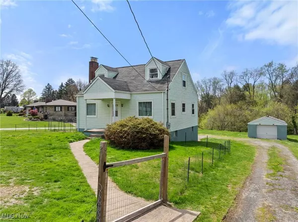 120 Hillcrest DR, Wellsburg, WV 26070