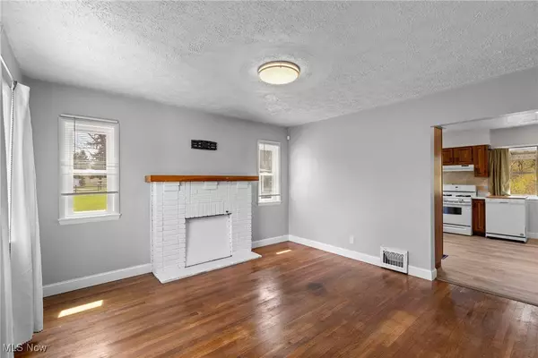 120 Hillcrest DR, Wellsburg, WV 26070