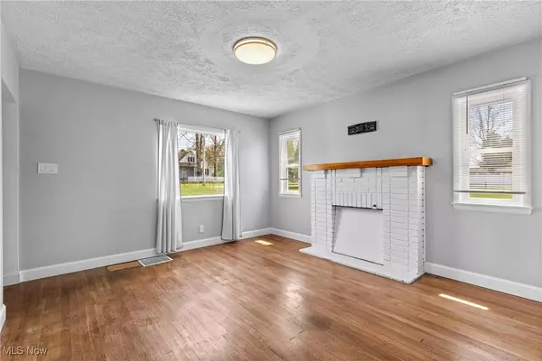 120 Hillcrest DR, Wellsburg, WV 26070