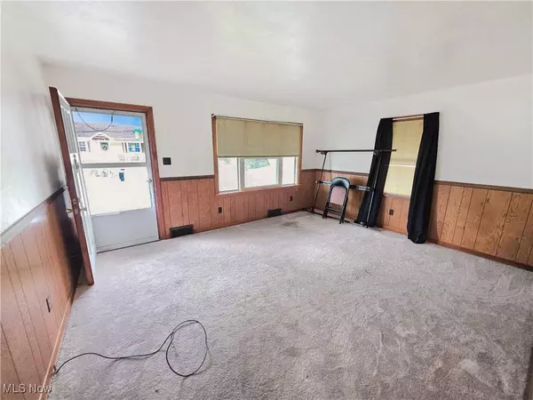 121 Valley Way, Weirton, WV 26062