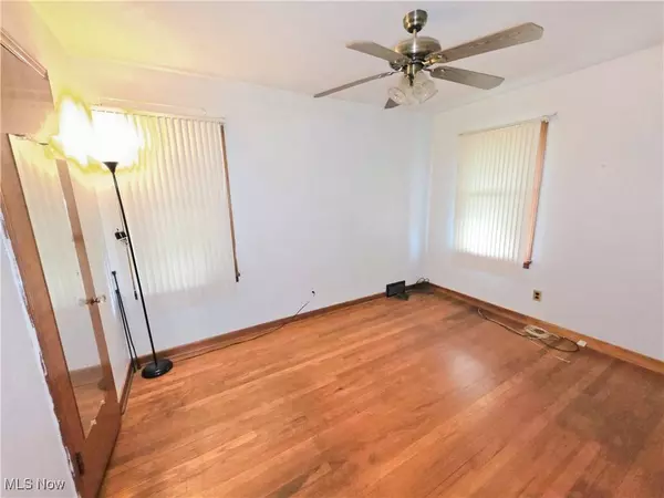 121 Valley Way, Weirton, WV 26062