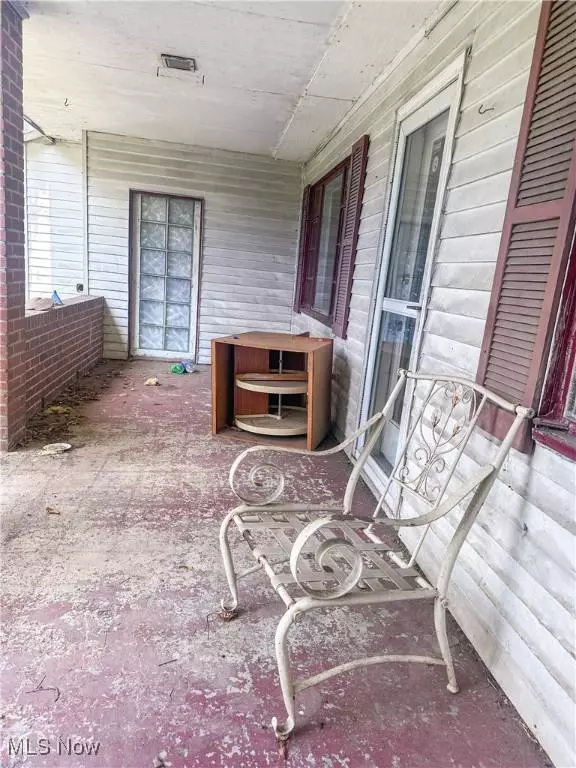 425 Straight ST, New Cumberland, WV 26047