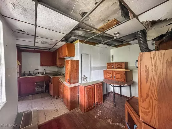 425 Straight ST, New Cumberland, WV 26047