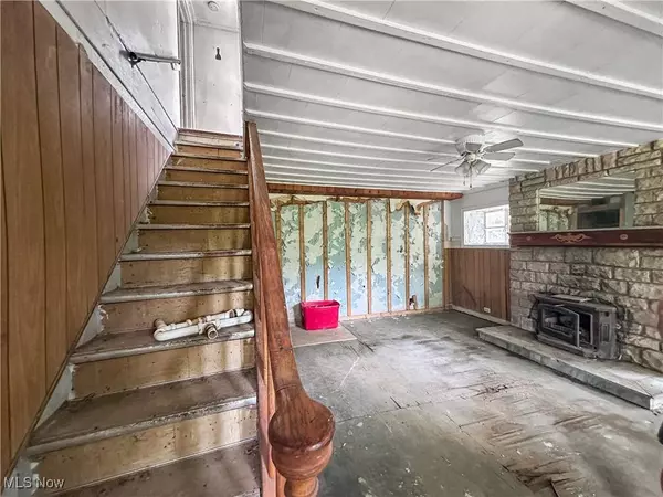 425 Straight ST, New Cumberland, WV 26047