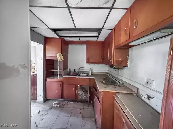 425 Straight ST, New Cumberland, WV 26047