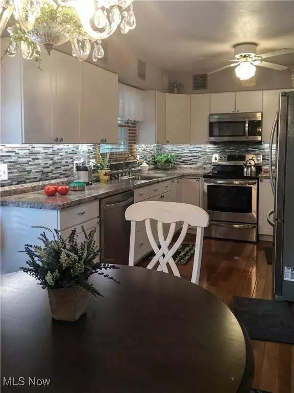 156 Mayfair ST, Weirton, WV 26062