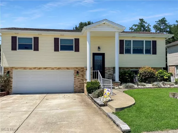 156 Mayfair ST, Weirton, WV 26062