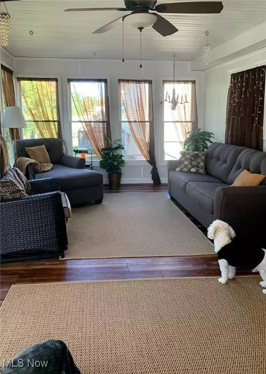 156 Mayfair ST, Weirton, WV 26062