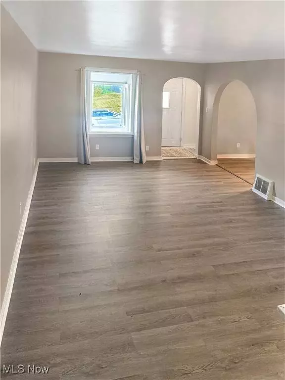 1209 Courtland RD, Weirton, WV 26062