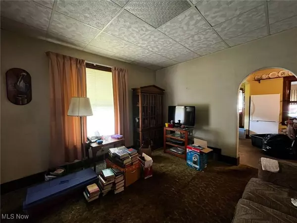 4043 Washington St, Weirton, WV 26062