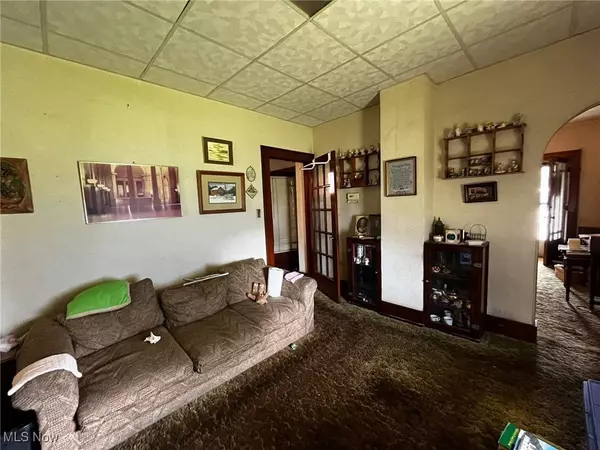 4043 Washington St, Weirton, WV 26062