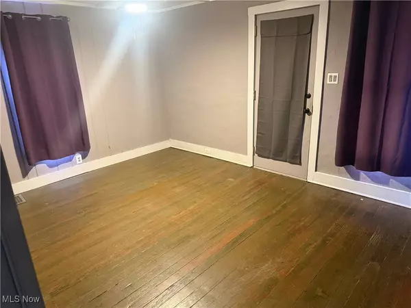 75 20th ST, Wellsburg, WV 26070