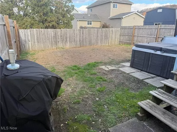 75 20th ST, Wellsburg, WV 26070