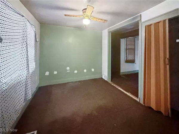 2527 McCords Hill RD, Wellsburg, WV 26070