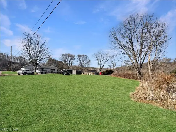 34 Benson LN, Wellsburg, WV 26070