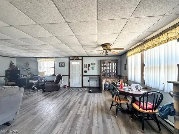 34 Benson LN, Wellsburg, WV 26070