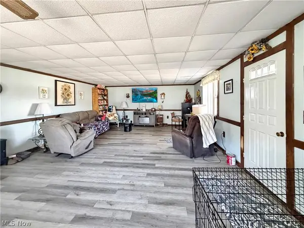 34 Benson LN, Wellsburg, WV 26070