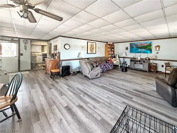 34 Benson LN, Wellsburg, WV 26070