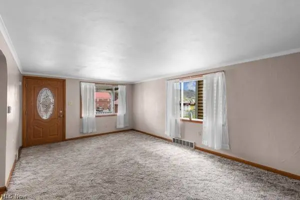 309 Washington St, Newell, WV 26050