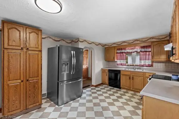 309 Washington St, Newell, WV 26050