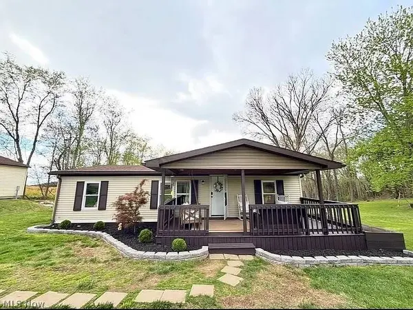 5591 Wylie Ridge RD, New Cumberland, WV 26047