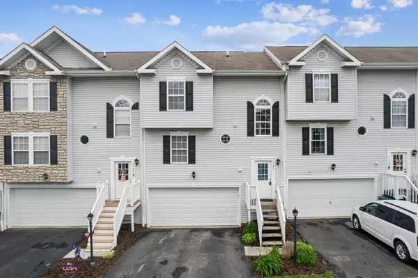 1107 Arrowhead Dr, Washington, PA 15301-5090