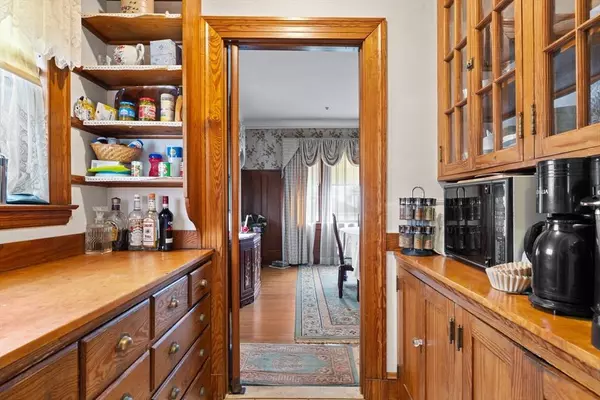 53 Beech St, Norwood, MA 02062